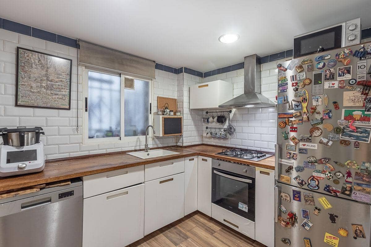 3 bedroom Flat for sale in Granada city - € 310,000 (Ref: 9482155)