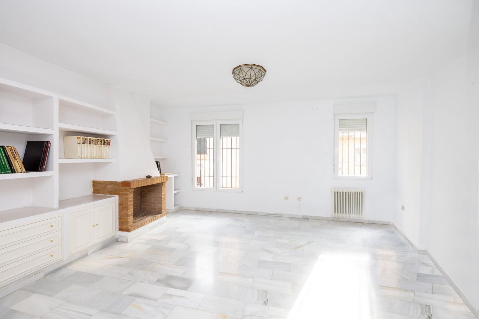 4 bedroom Terraced Villa for sale in Maracena with garage - € 260,000 (Ref: 9482157)