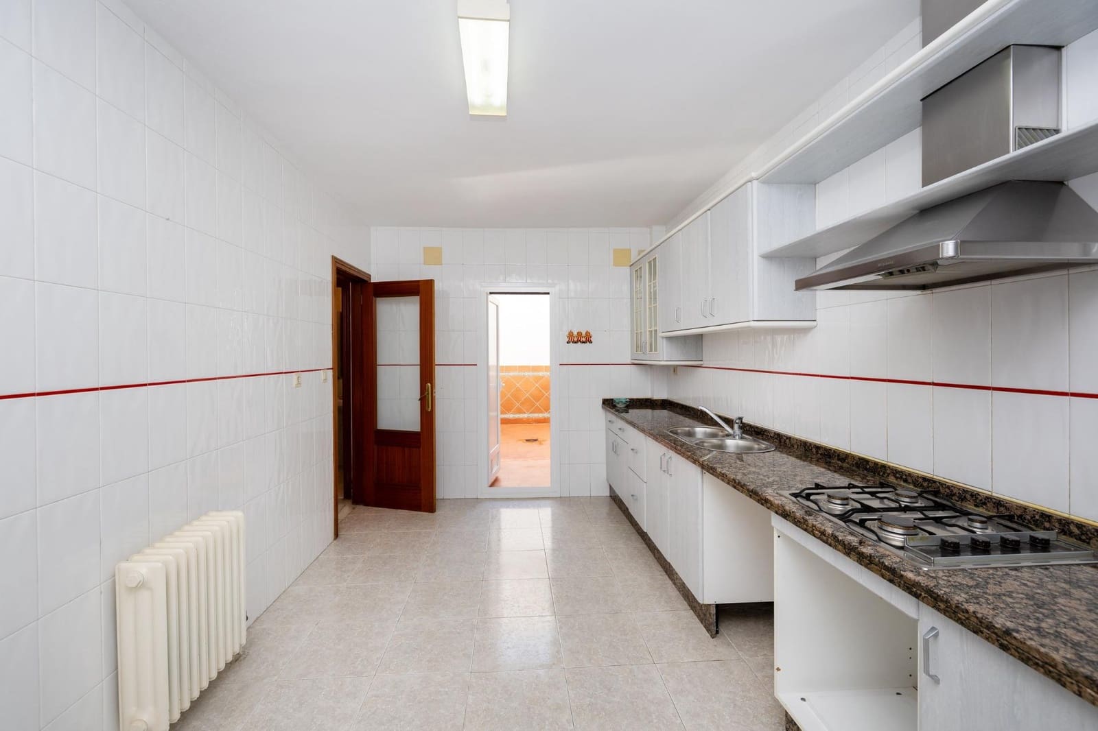 4 bedroom Terraced Villa for sale in Maracena with garage - € 260,000 (Ref: 9482157)