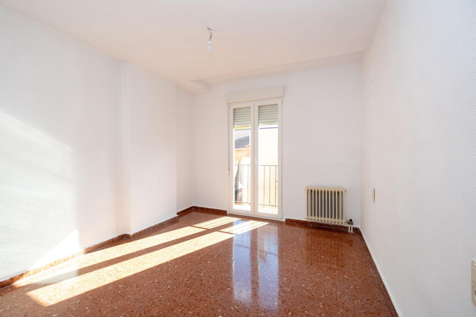 4 bedroom Terraced Villa for sale in Maracena with garage - € 260,000 (Ref: 9482157)