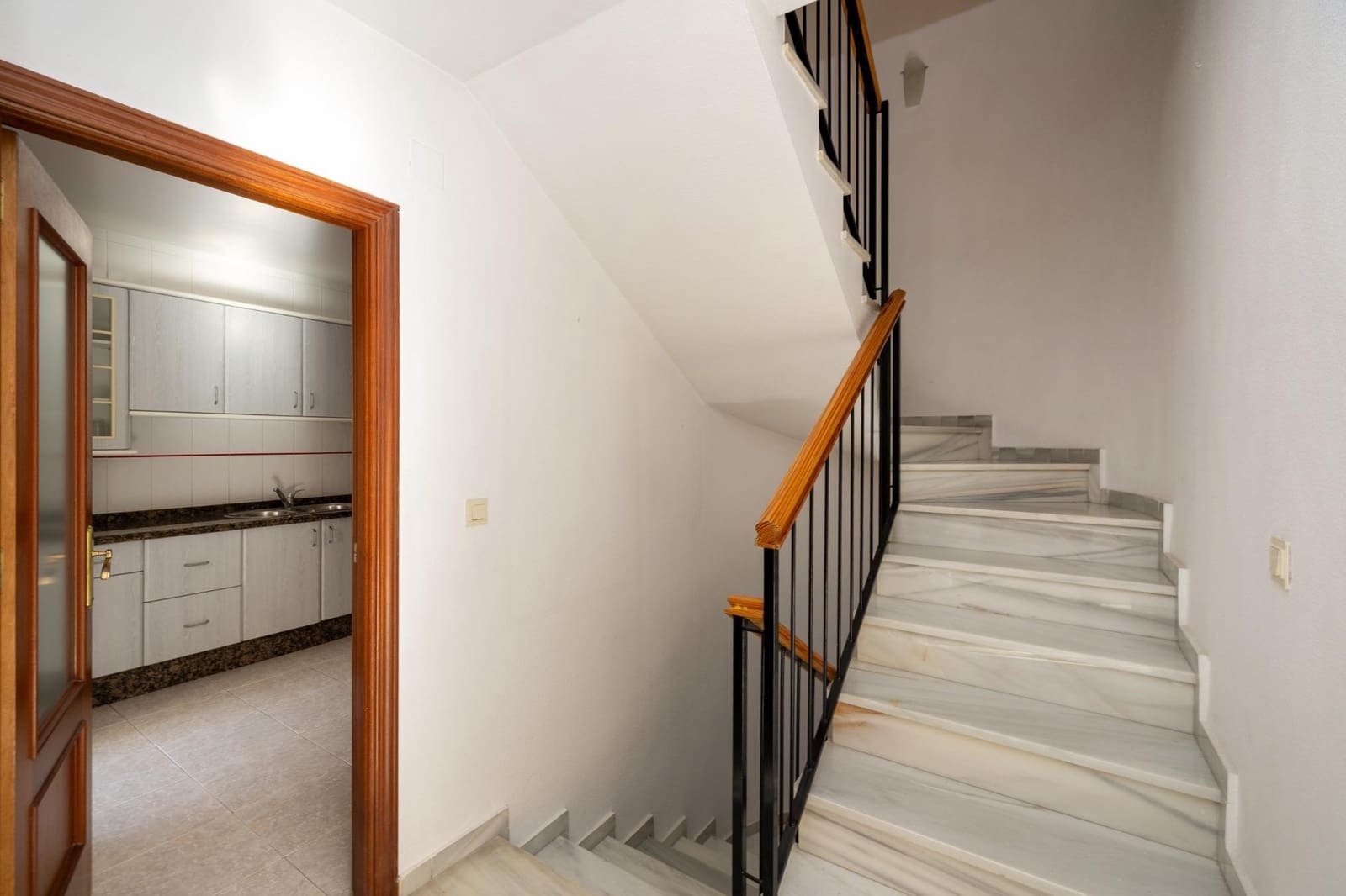 4 bedroom Terraced Villa for sale in Maracena with garage - € 260,000 (Ref: 9482157)