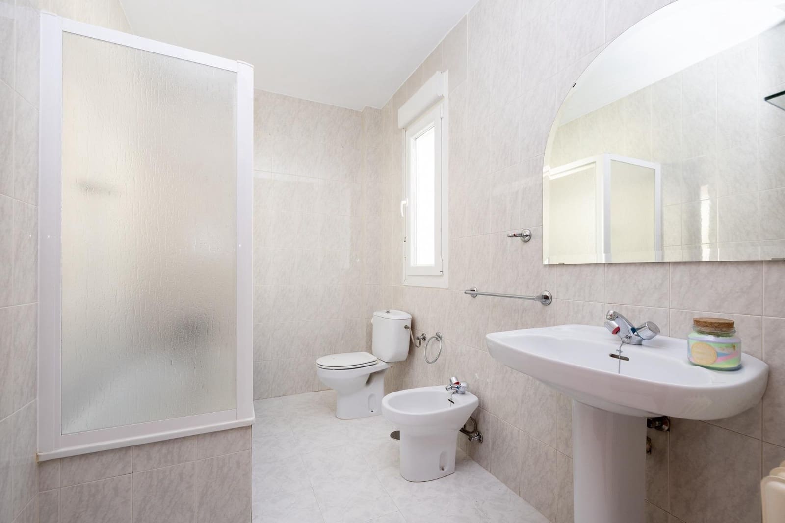 4 bedroom Terraced Villa for sale in Maracena with garage - € 260,000 (Ref: 9482157)