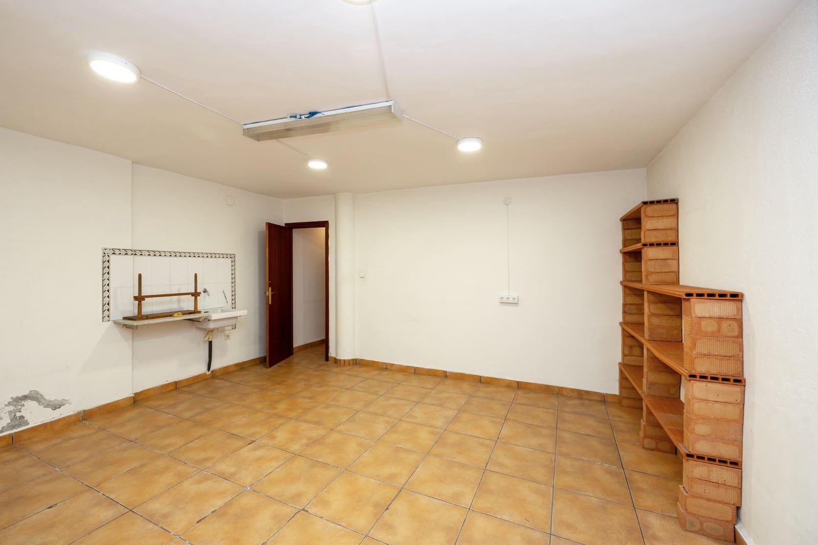 4 bedroom Terraced Villa for sale in Maracena with garage - € 260,000 (Ref: 9482157)