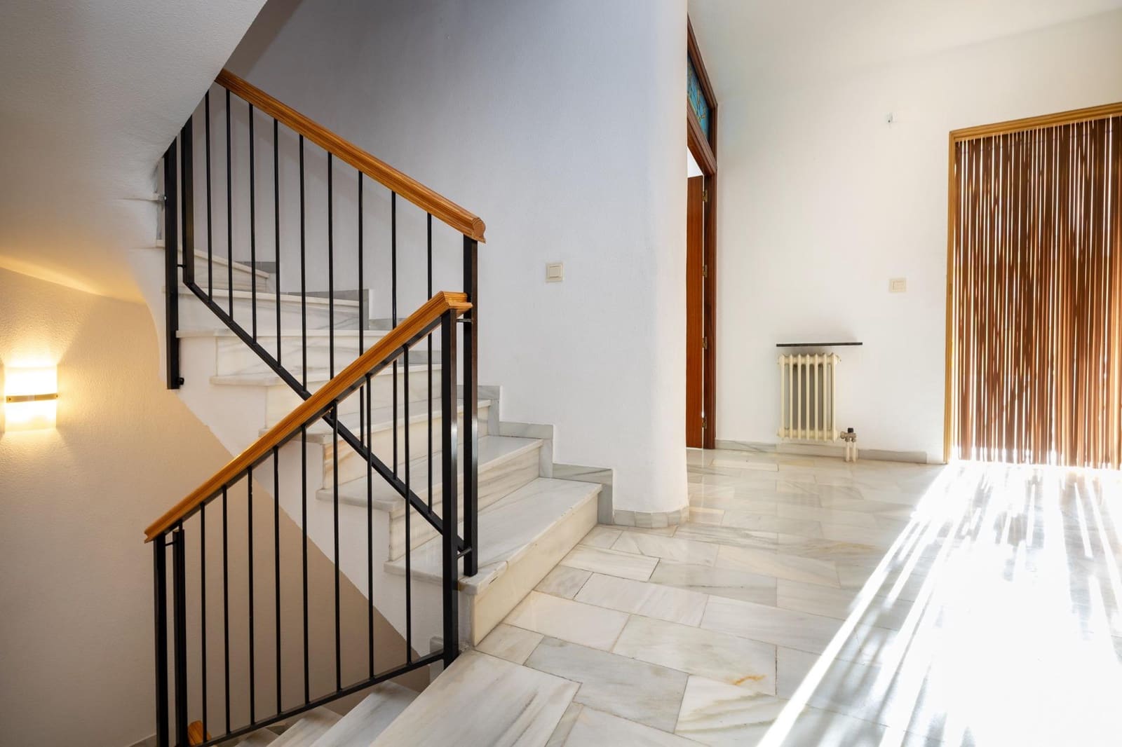 4 bedroom Terraced Villa for sale in Maracena with garage - € 260,000 (Ref: 9482157)