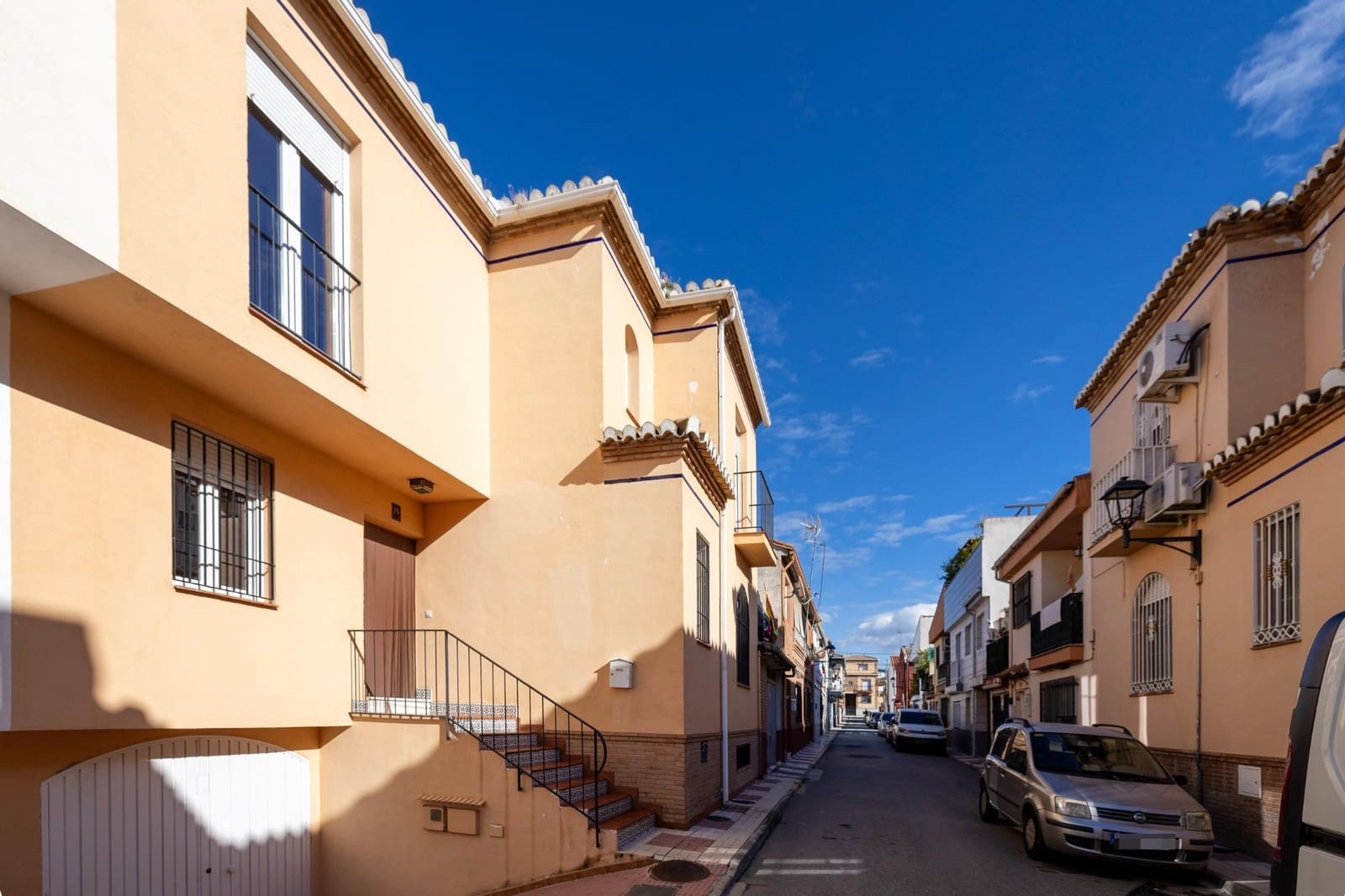 4 bedroom Terraced Villa for sale in Maracena with garage - € 260,000 (Ref: 9482157)