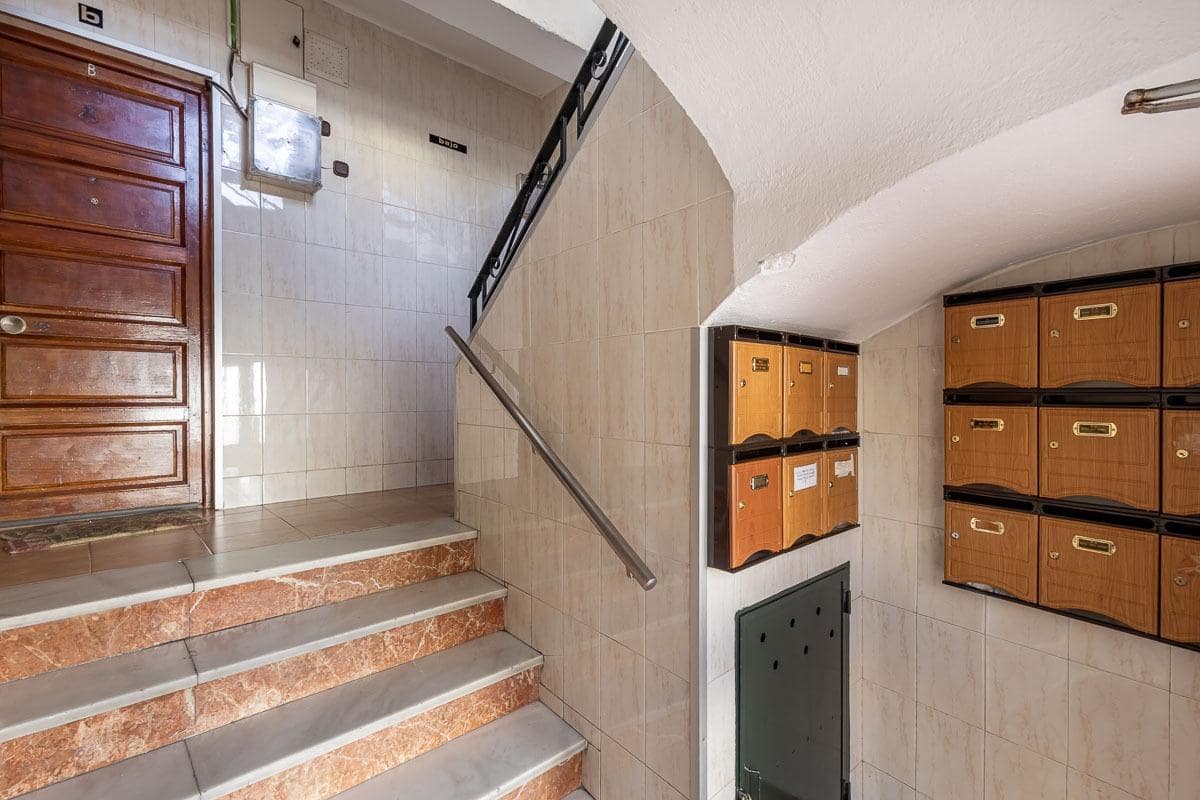 3 bedroom Flat for sale in Granada city - € 169,900 (Ref: 9491719)