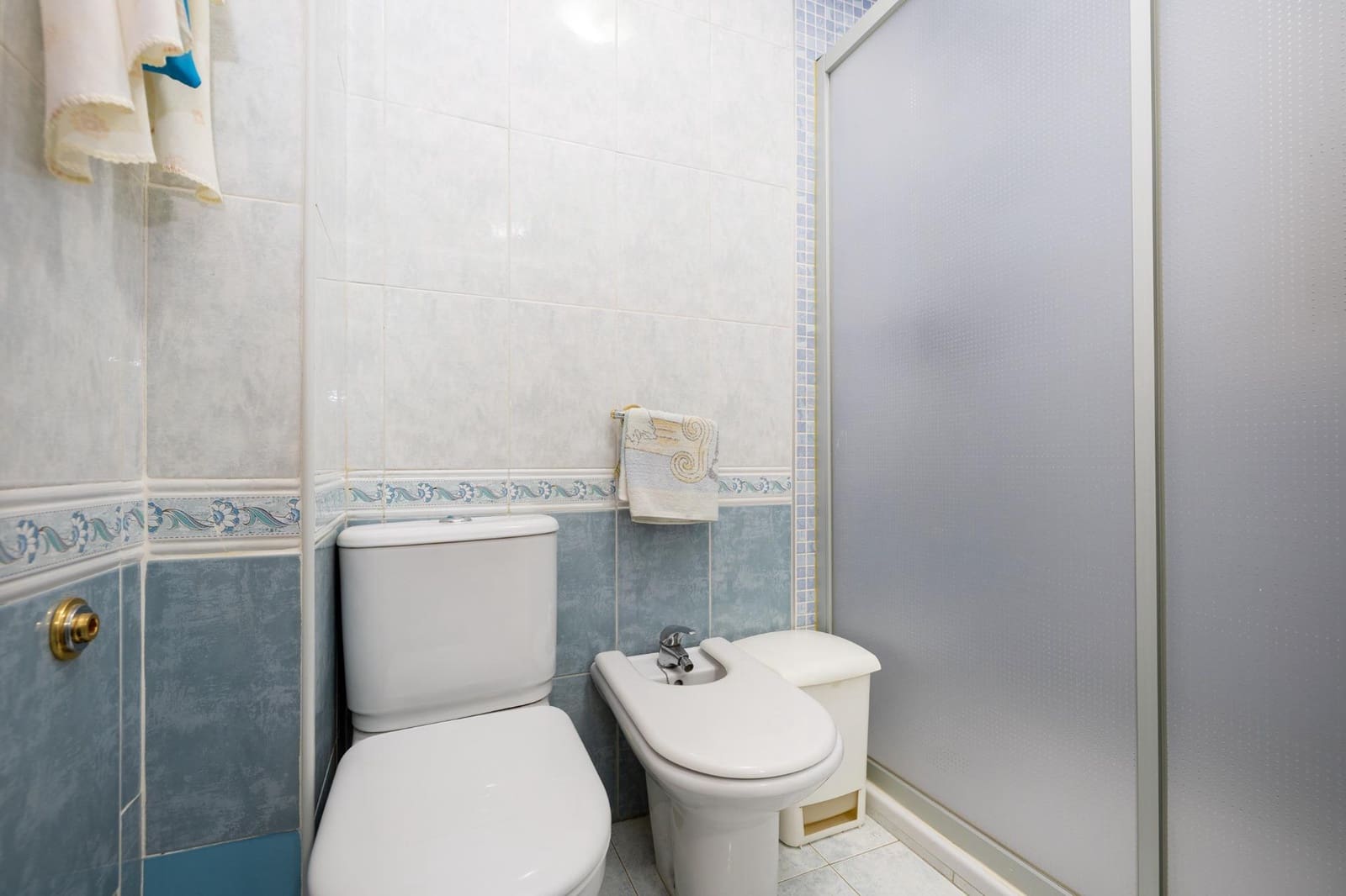 4 bedroom Flat for sale in Granada city with garage - € 245,000 (Ref: 9491722)