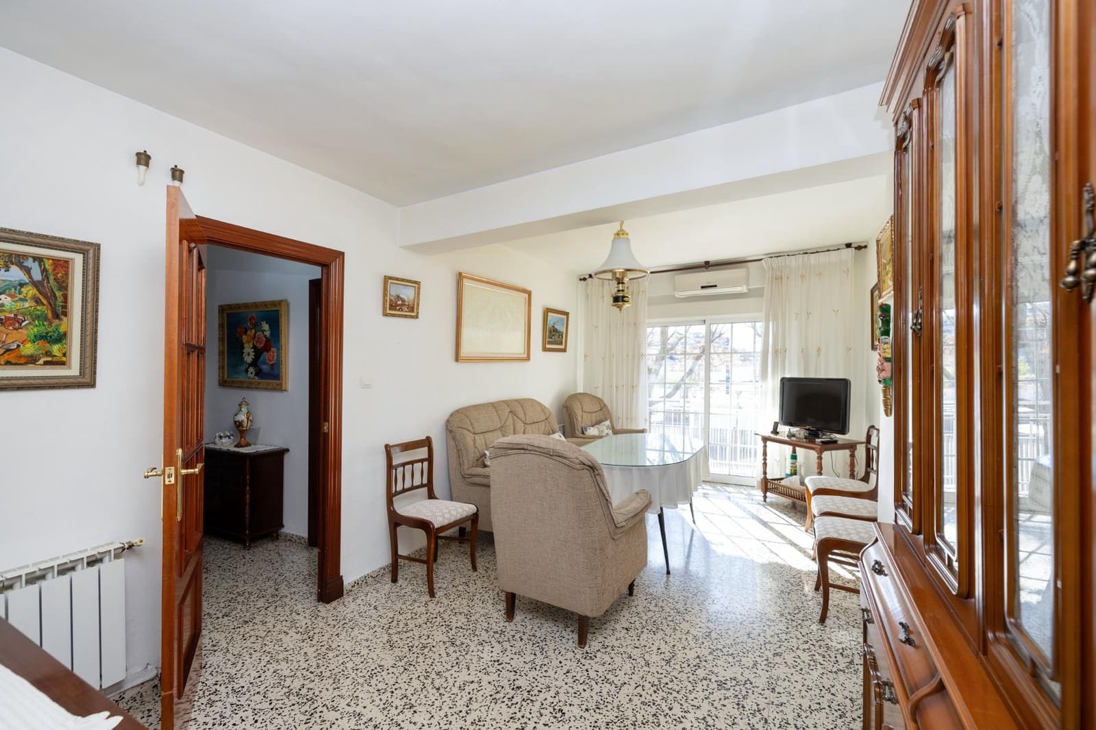 4 bedroom Flat for sale in Granada city with garage - € 245,000 (Ref: 9491722)