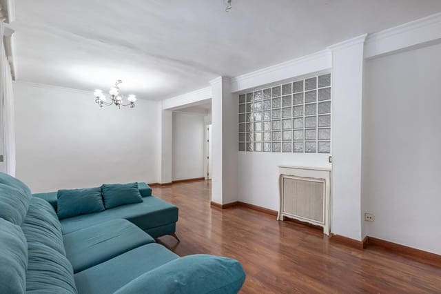 3 soveværelse Lejlighed til salg i Centro, Granada by - € 375.000 (Ref: 9496430)