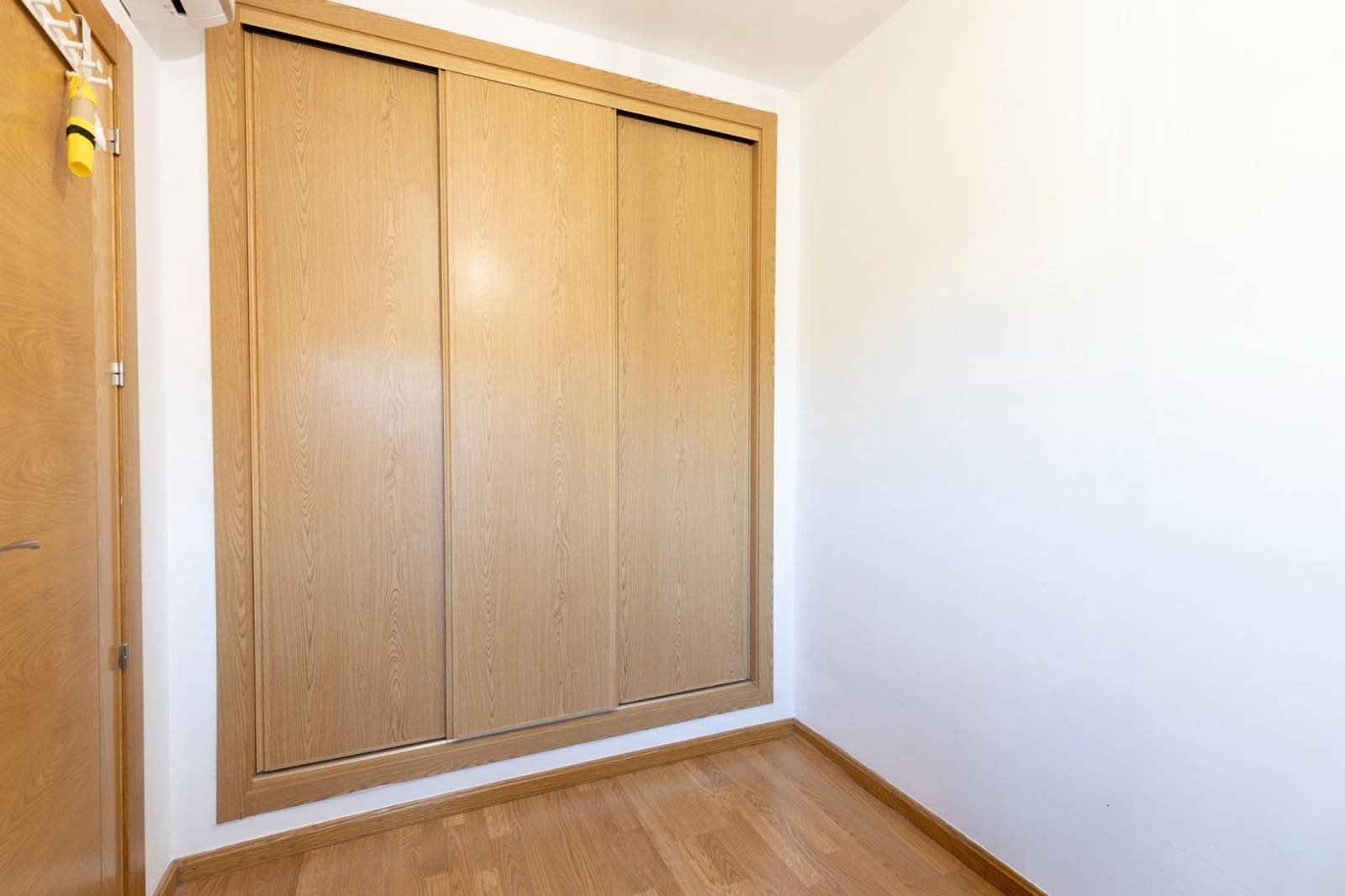 4 soveværelse Rækkehus til salg i Las Gabias med swimmingpool garage - € 299.000 (Ref: 9496431)