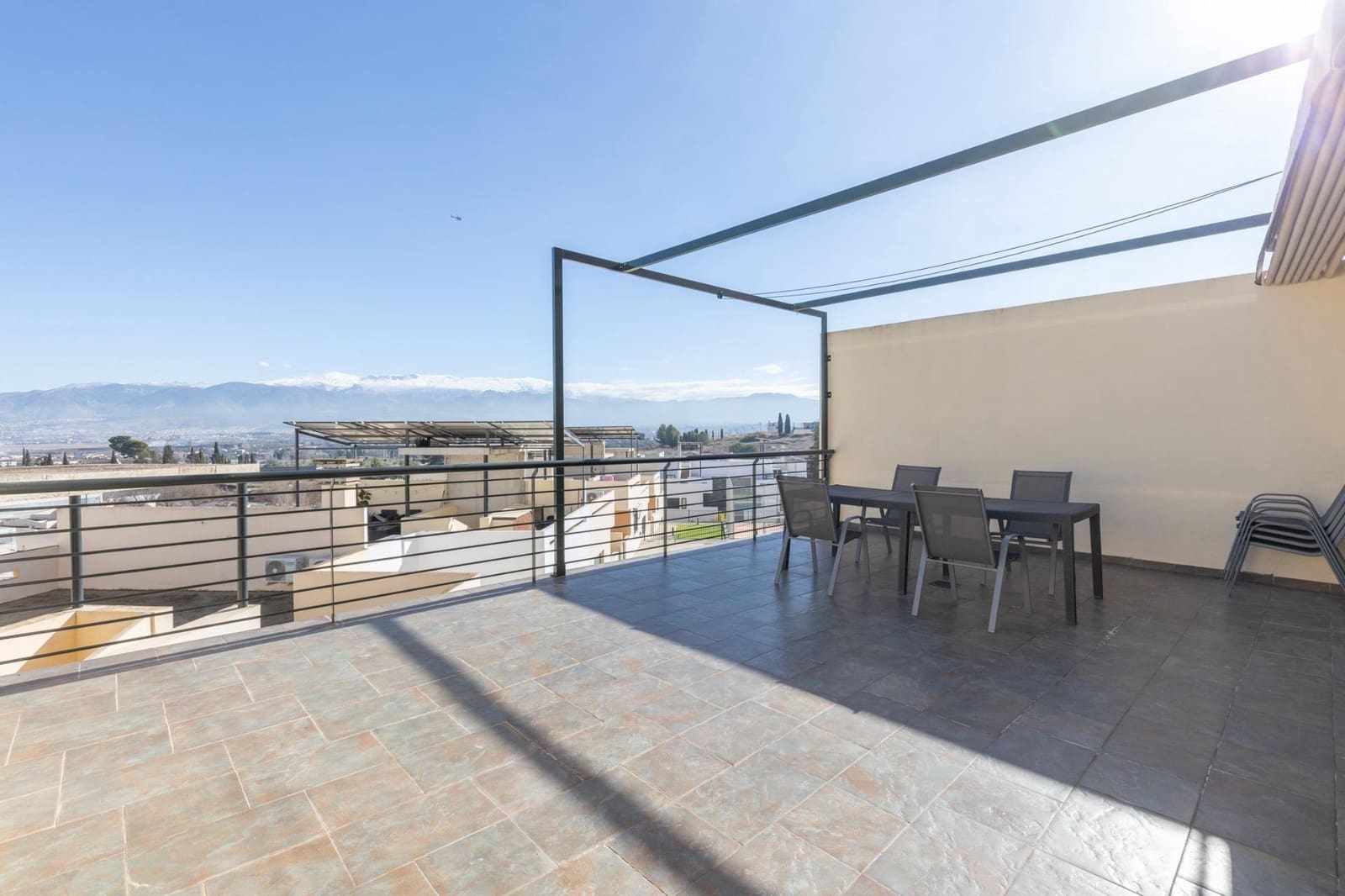 4 soveværelse Rækkehus til salg i Las Gabias med swimmingpool garage - € 299.000 (Ref: 9496431)