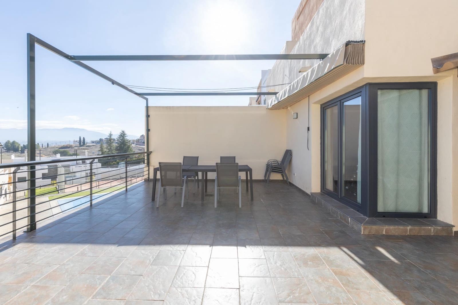 4 soveværelse Rækkehus til salg i Las Gabias med swimmingpool garage - € 299.000 (Ref: 9496431)