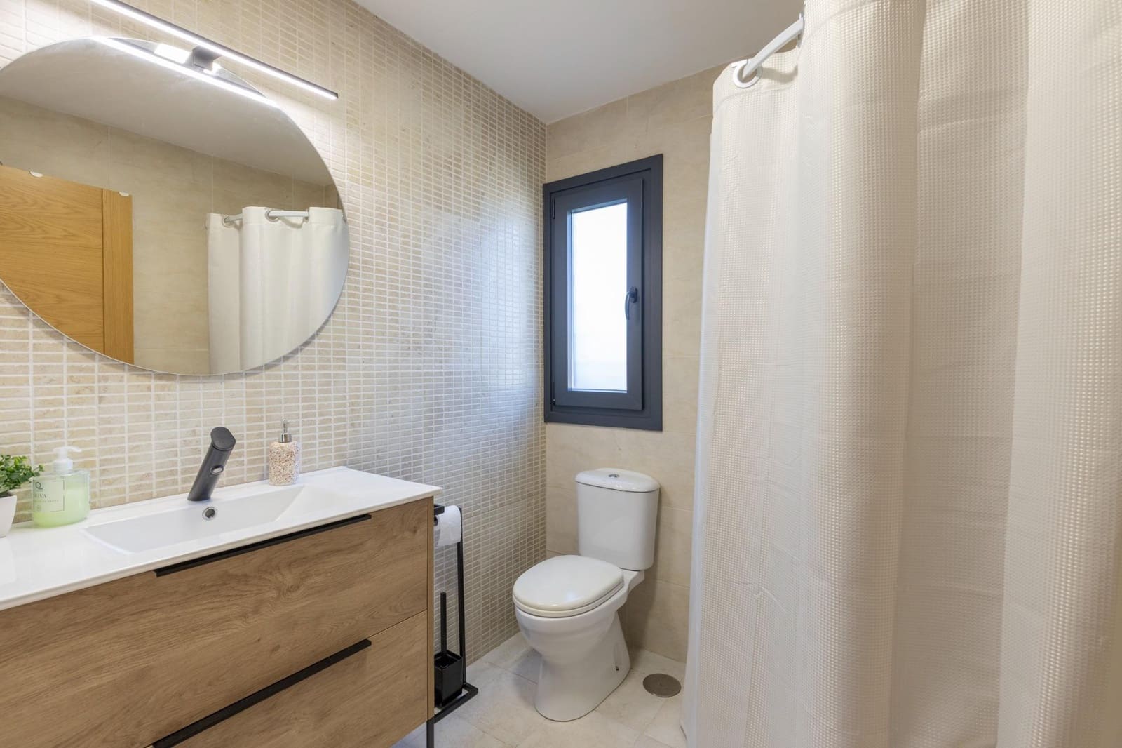 4 soveværelse Rækkehus til salg i Las Gabias med swimmingpool garage - € 299.000 (Ref: 9496431)