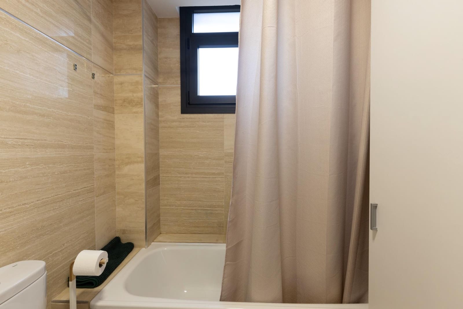 4 soveværelse Rækkehus til salg i Las Gabias med swimmingpool garage - € 299.000 (Ref: 9496431)