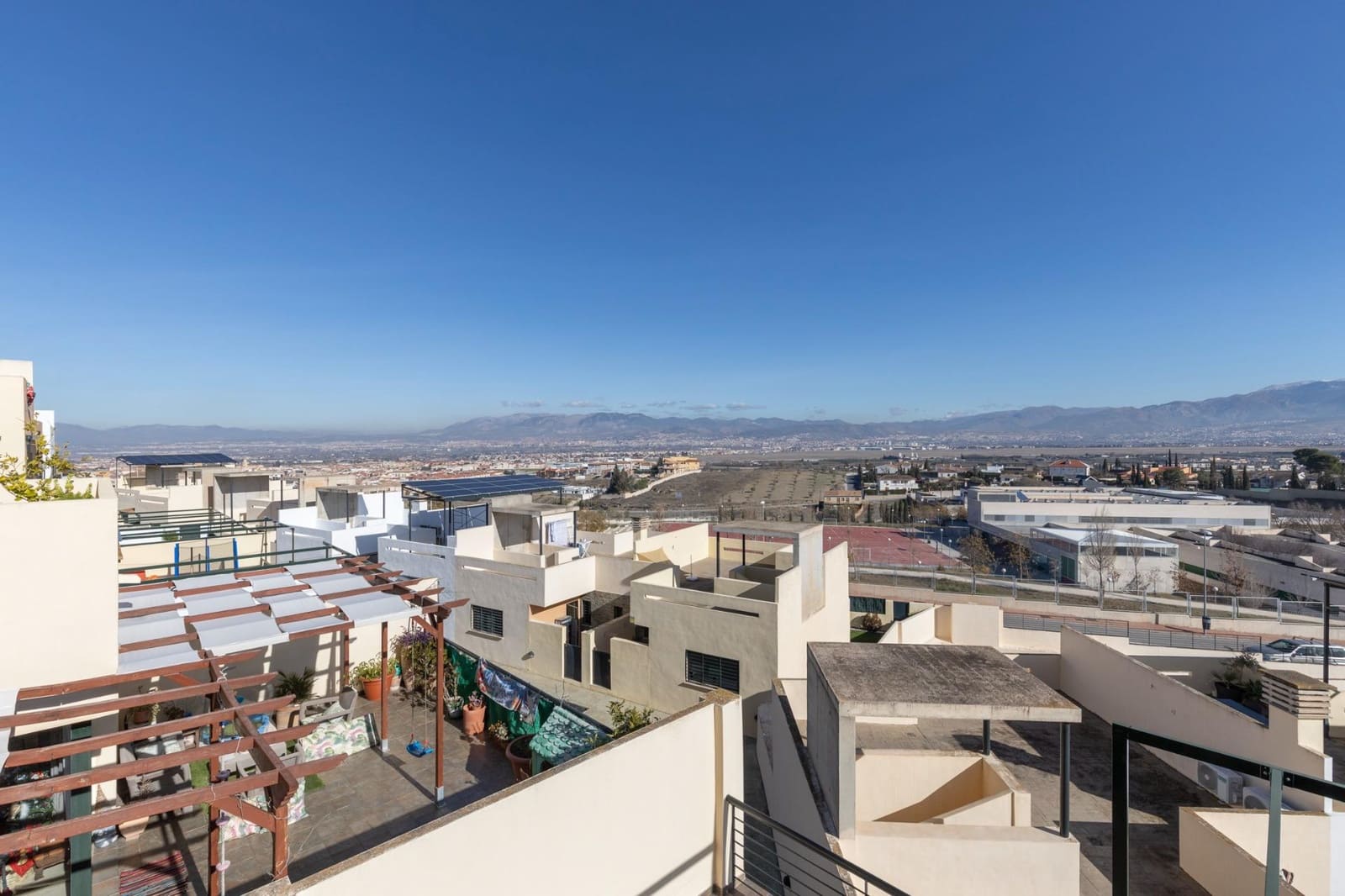 4 soveværelse Rækkehus til salg i Las Gabias med swimmingpool garage - € 299.000 (Ref: 9496431)