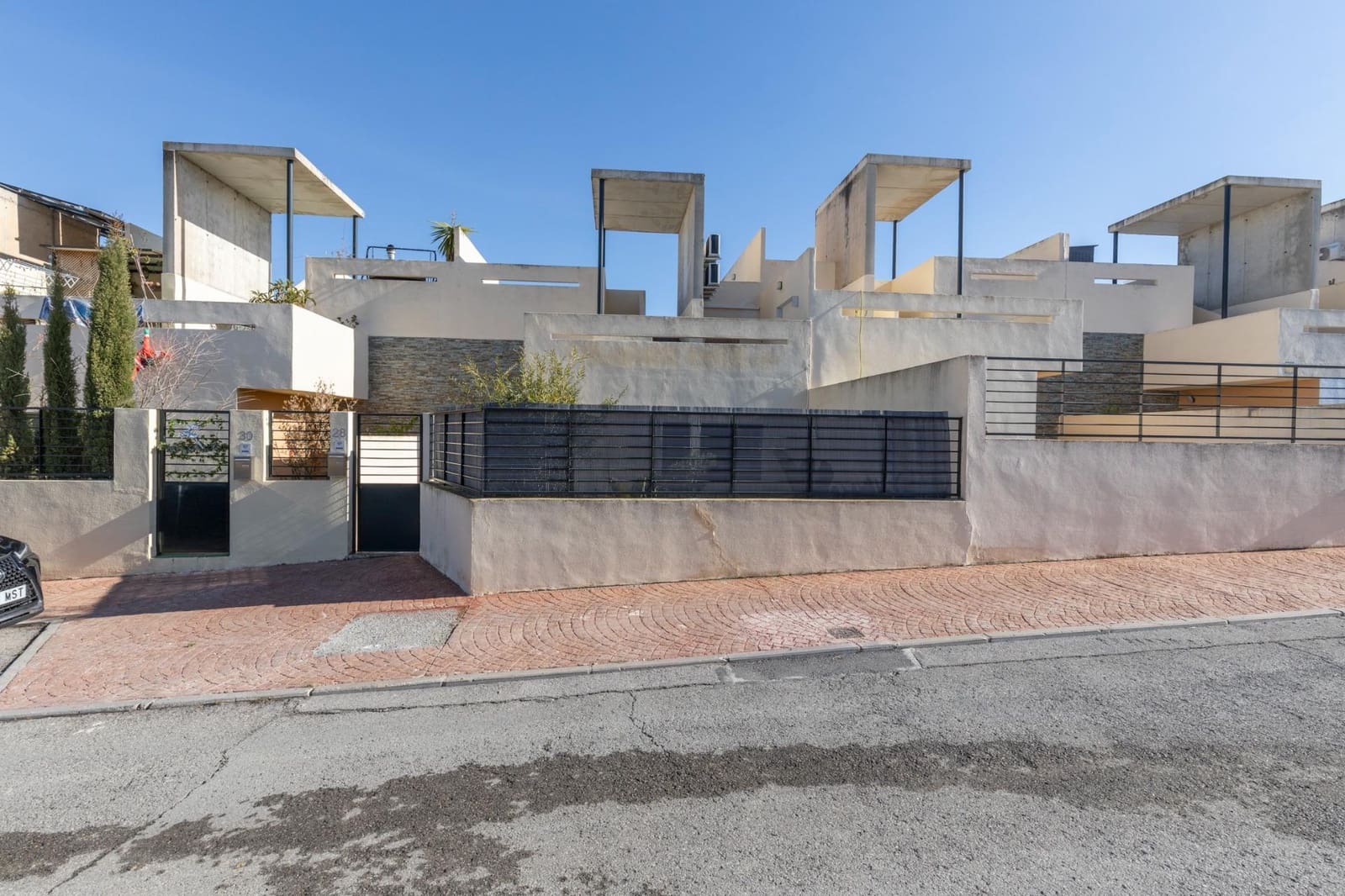 4 soveværelse Rækkehus til salg i Las Gabias med swimmingpool garage - € 299.000 (Ref: 9496431)