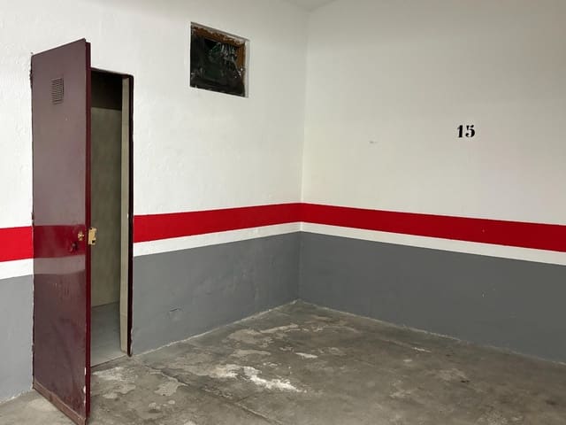 Garagem para venda em Granada cidade - 40 000 € (Ref: 9496432)