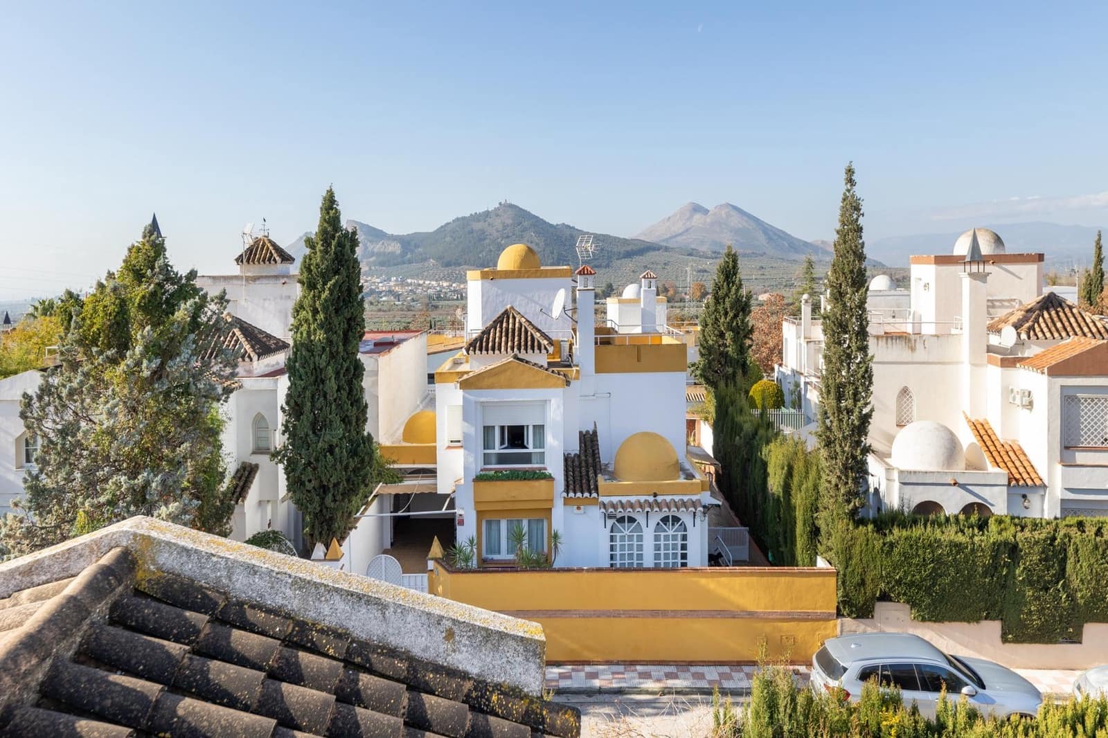 5 bedroom Villa for sale in Albolote with pool garage - € 329,000 (Ref: 9496434)