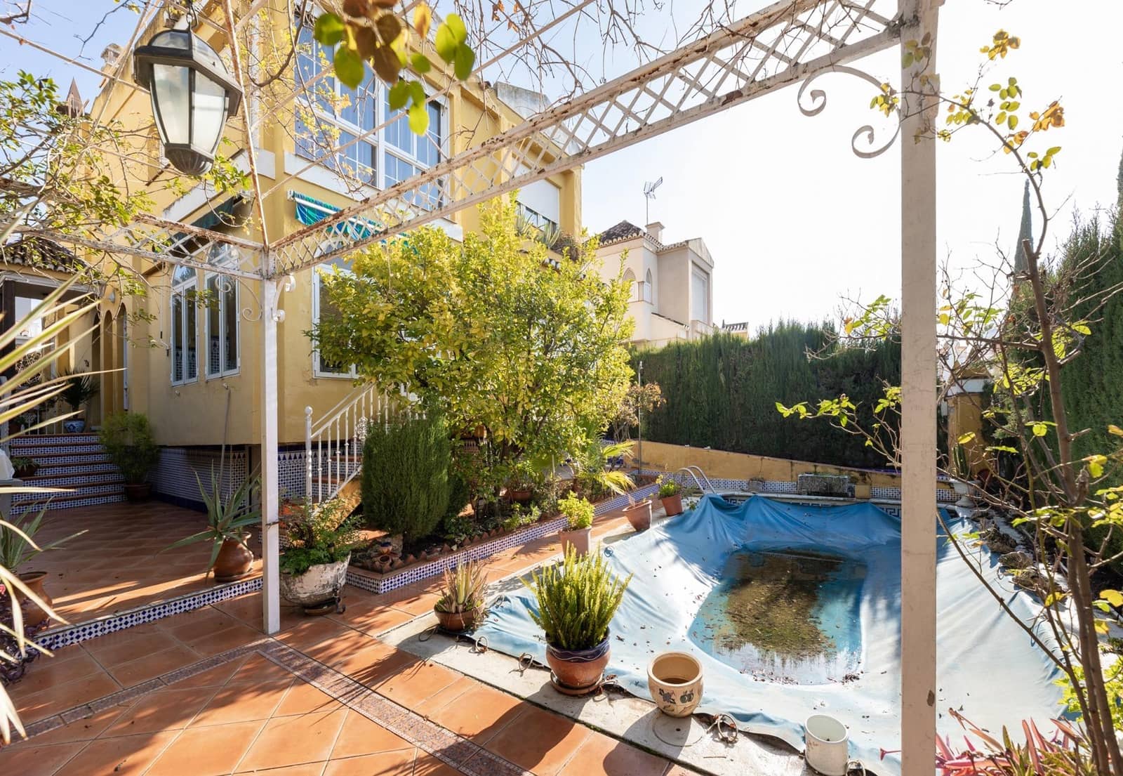 5 bedroom Villa for sale in Albolote with pool garage - € 329,000 (Ref: 9496434)