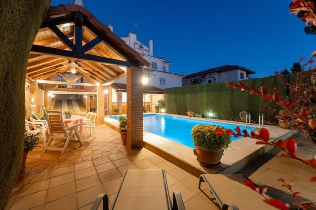 4 bedroom Terraced Villa for sale in Peligros with pool garage - € 395,000 (Ref: 9502661)