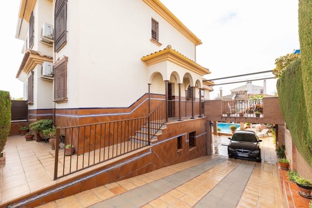 4 bedroom Terraced Villa for sale in Peligros with pool garage - € 395,000 (Ref: 9502661)