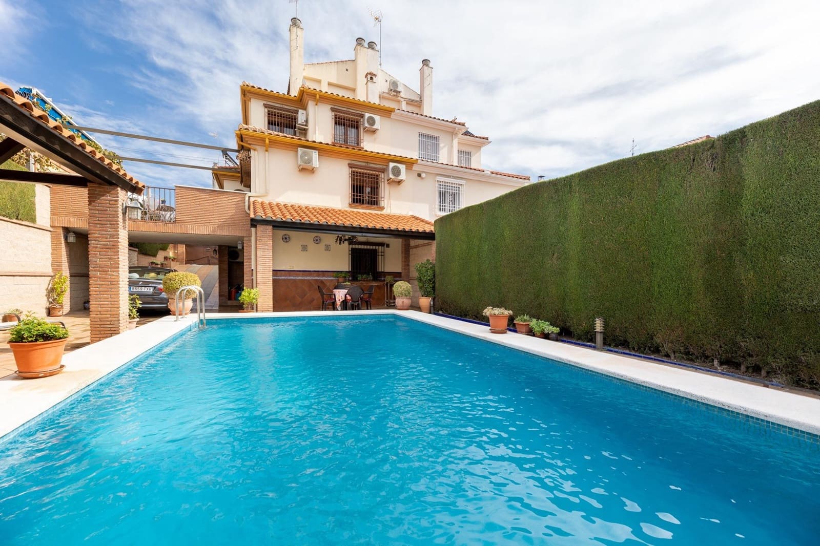4 bedroom Terraced Villa for sale in Peligros with pool garage - € 395,000 (Ref: 9502661)