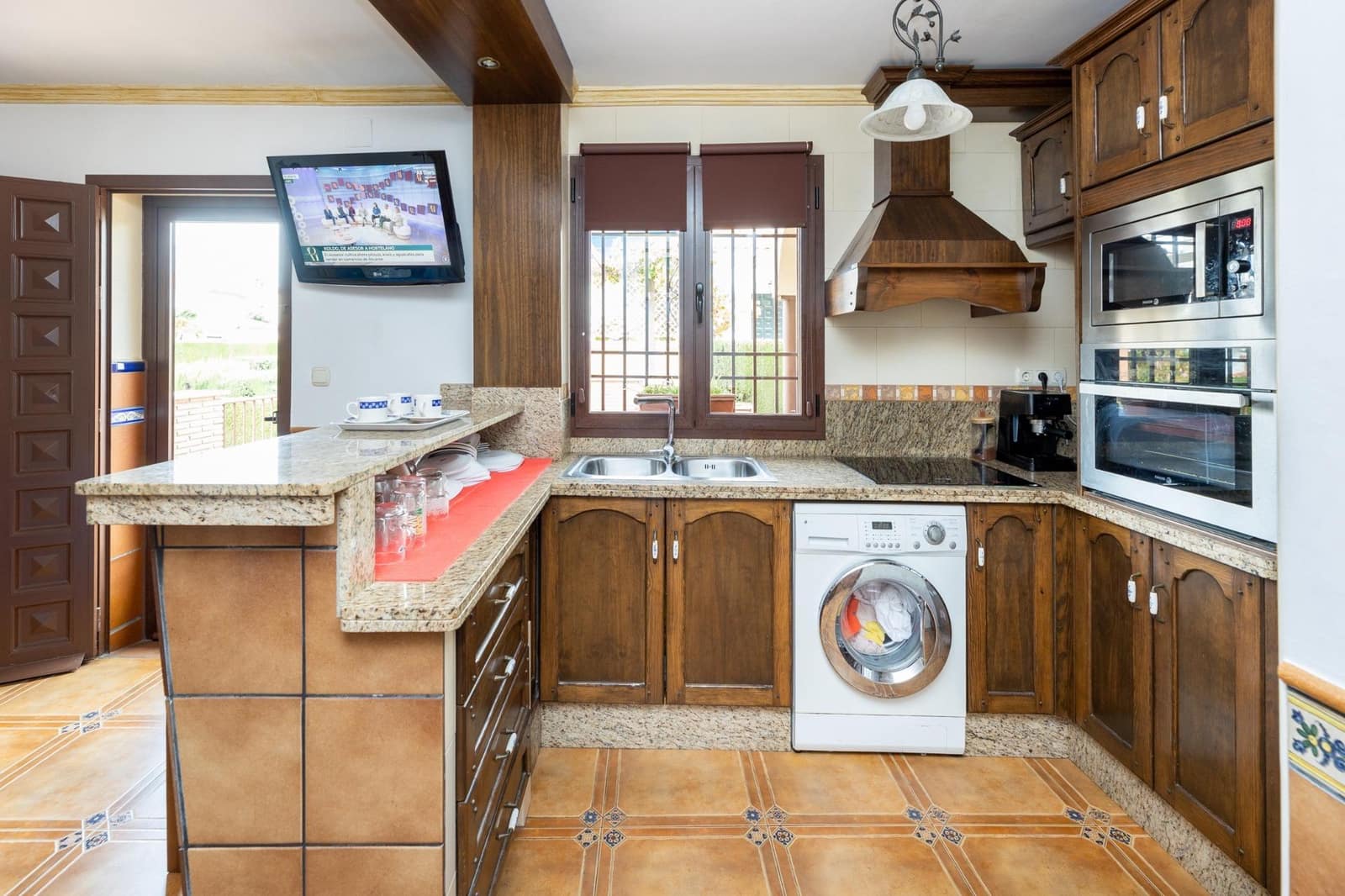 4 bedroom Terraced Villa for sale in Peligros with pool garage - € 395,000 (Ref: 9502661)