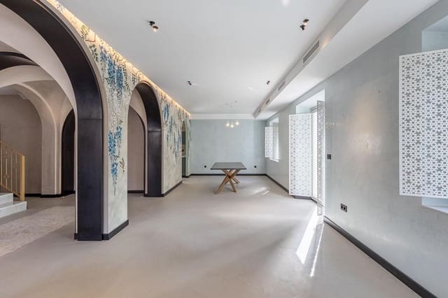 5 bedroom Villa for sale in Granada city with garage - € 1,395,000 (Ref: 9504553)