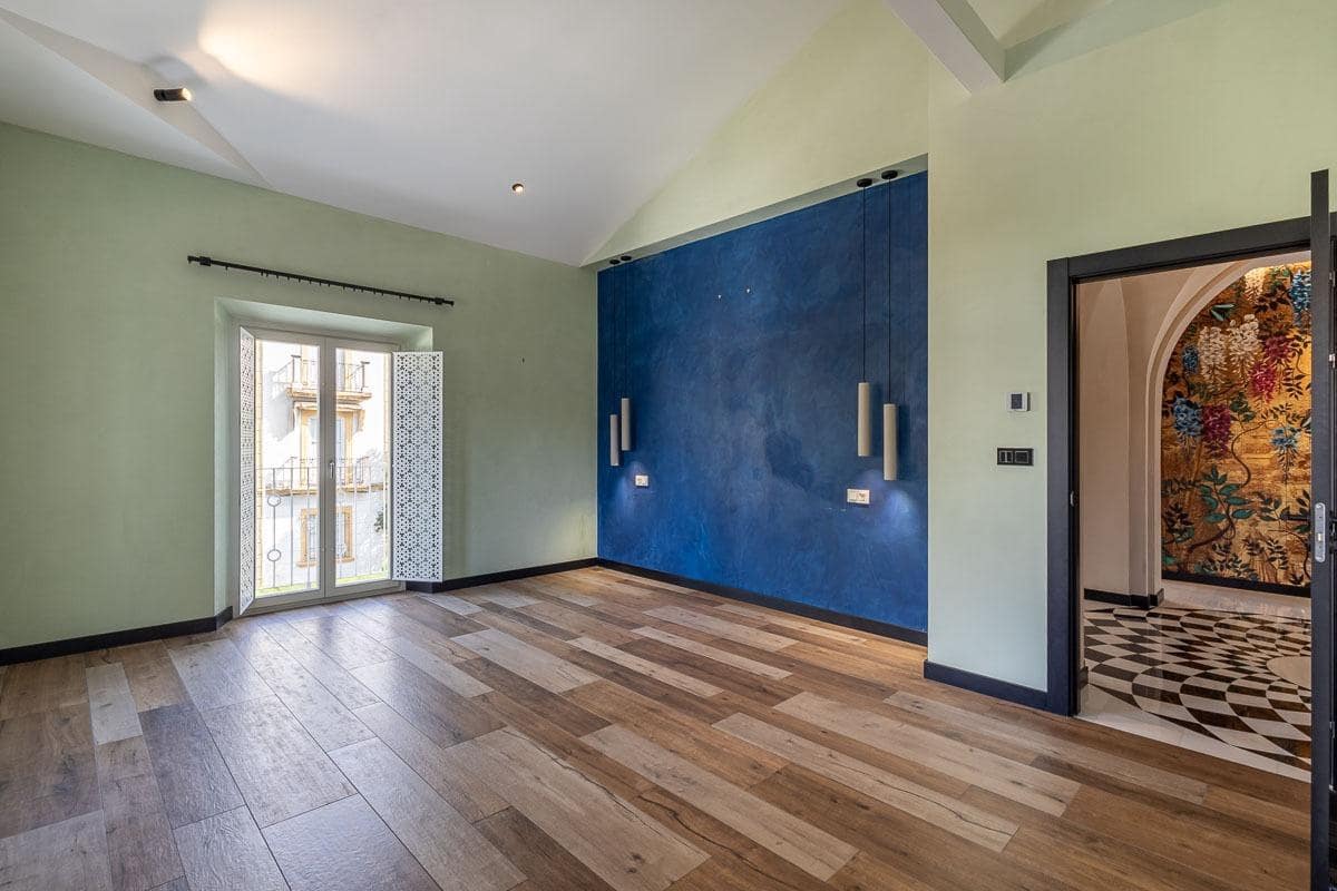 5 bedroom Villa for sale in Granada city with garage - € 1,395,000 (Ref: 9504553)