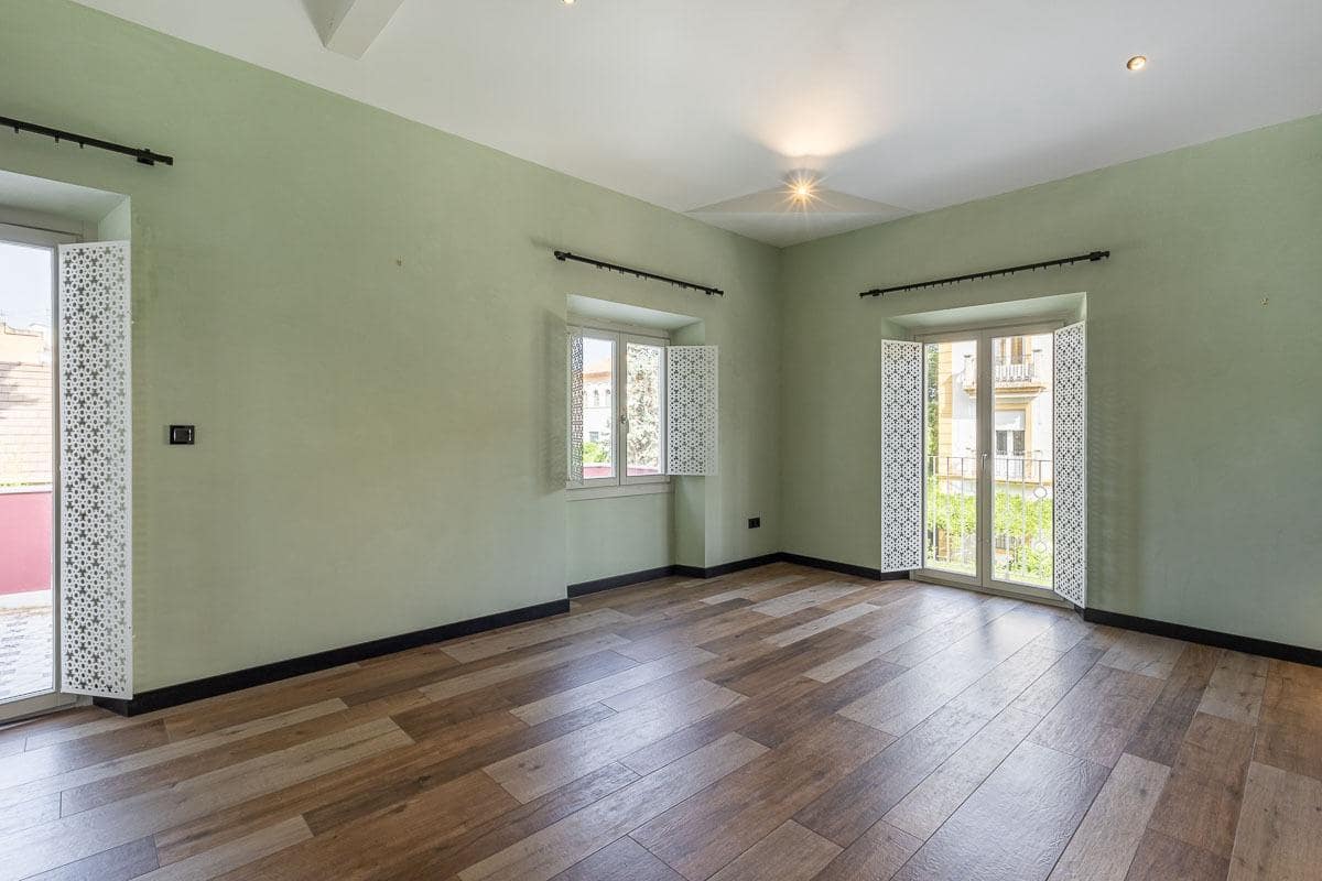 5 bedroom Villa for sale in Granada city with garage - € 1,395,000 (Ref: 9504553)