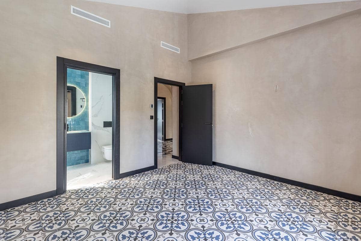 5 bedroom Villa for sale in Granada city with garage - € 1,395,000 (Ref: 9504553)