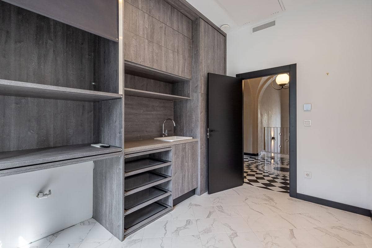 5 bedroom Villa for sale in Granada city with garage - € 1,395,000 (Ref: 9504553)