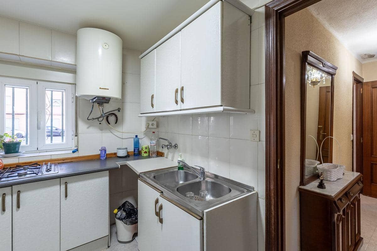 2 bedroom Flat for sale in Granada city - € 129,000 (Ref: 9509234)