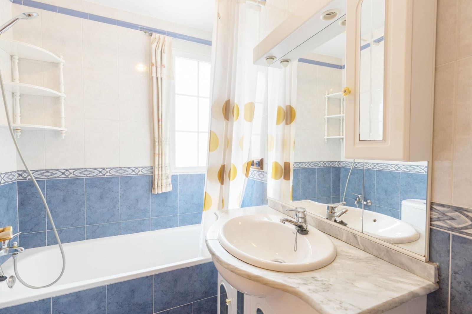 Piso de 2 habitaciones en Peligros en venta - 129.900 € (Ref: 9509235)