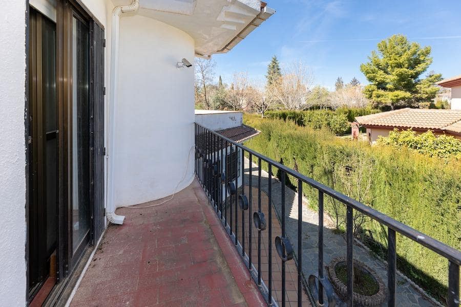 5 bedroom Villa for sale in Albolote with pool garage - € 350,000 (Ref: 9509236)