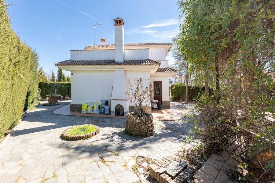 5 bedroom Villa for sale in Albolote with pool garage - € 350,000 (Ref: 9509236)