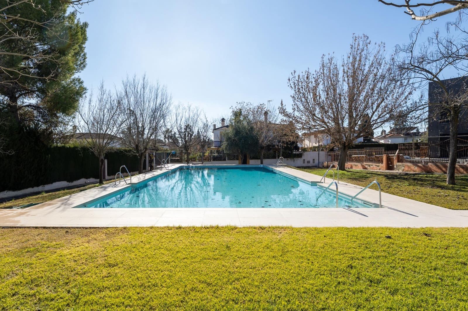 5 bedroom Villa for sale in Albolote with pool garage - € 350,000 (Ref: 9509236)