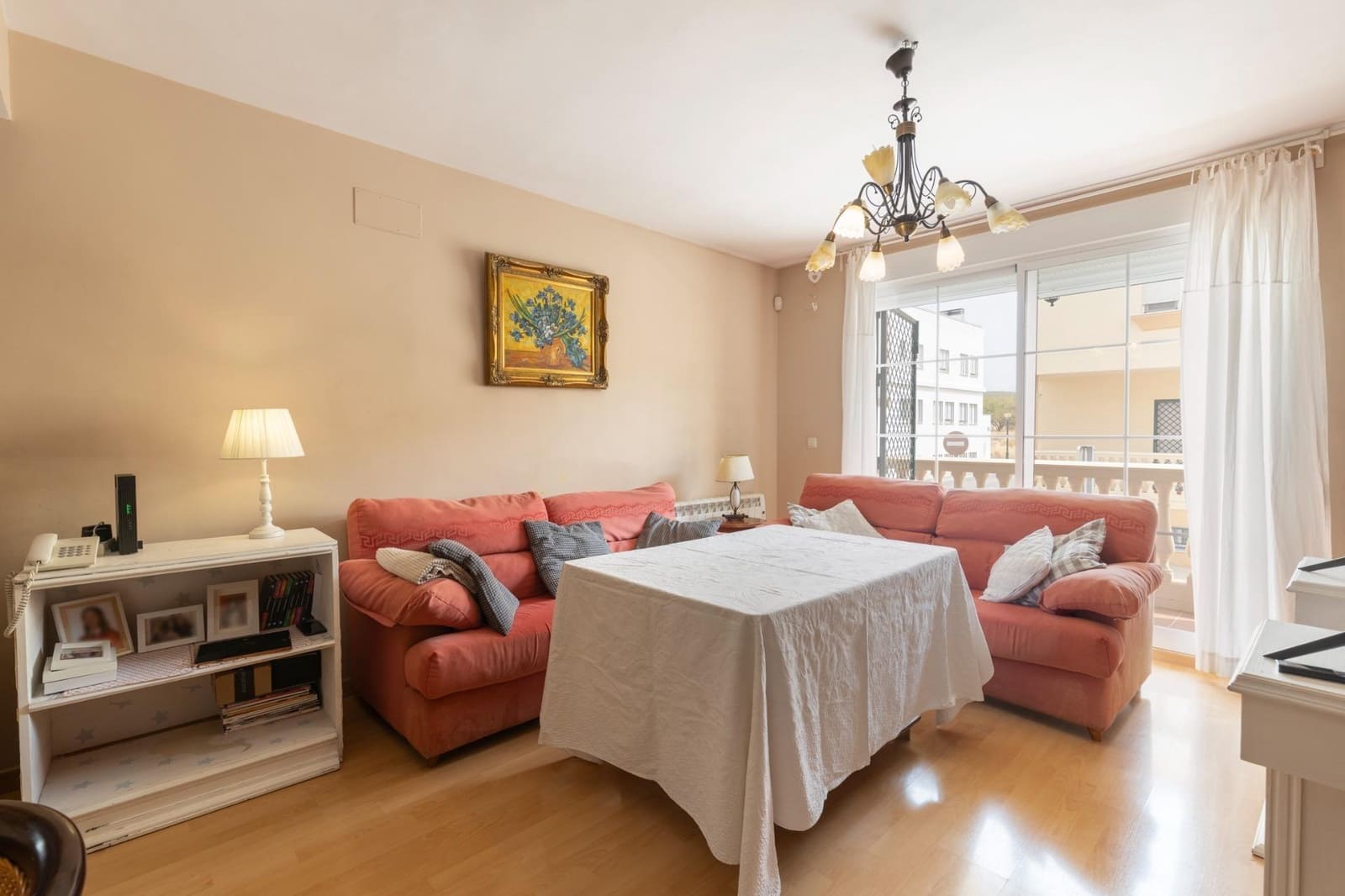 4 bedroom Villa for sale in Albolote with garage - € 309,000 (Ref: 9513631)