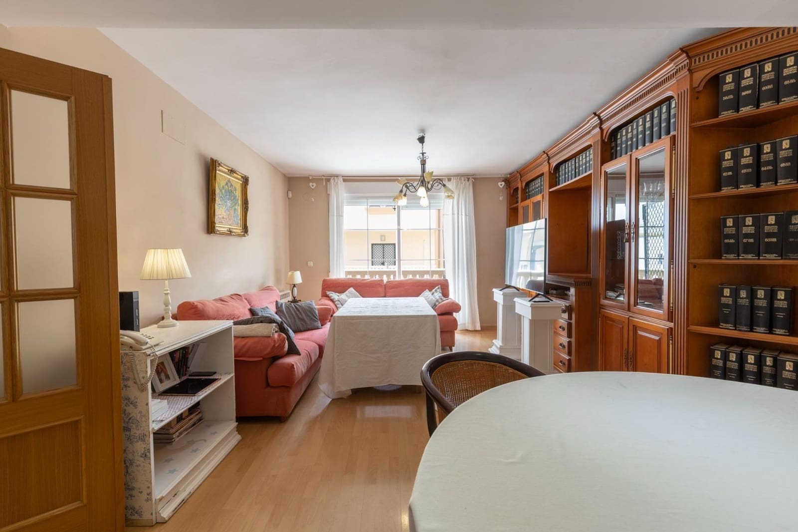 4 bedroom Villa for sale in Albolote with garage - € 309,000 (Ref: 9513631)