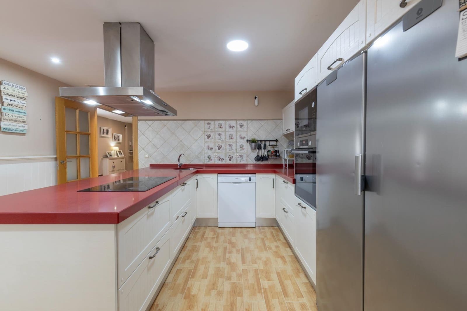 4 bedroom Villa for sale in Albolote with garage - € 309,000 (Ref: 9513631)