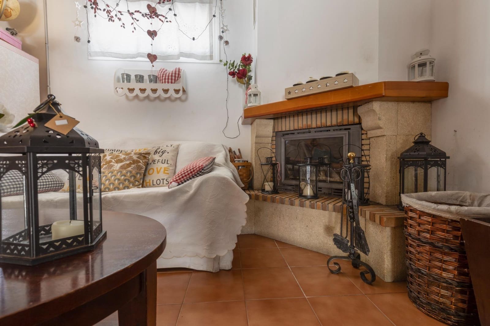 4 bedroom Villa for sale in Albolote with garage - € 309,000 (Ref: 9513631)