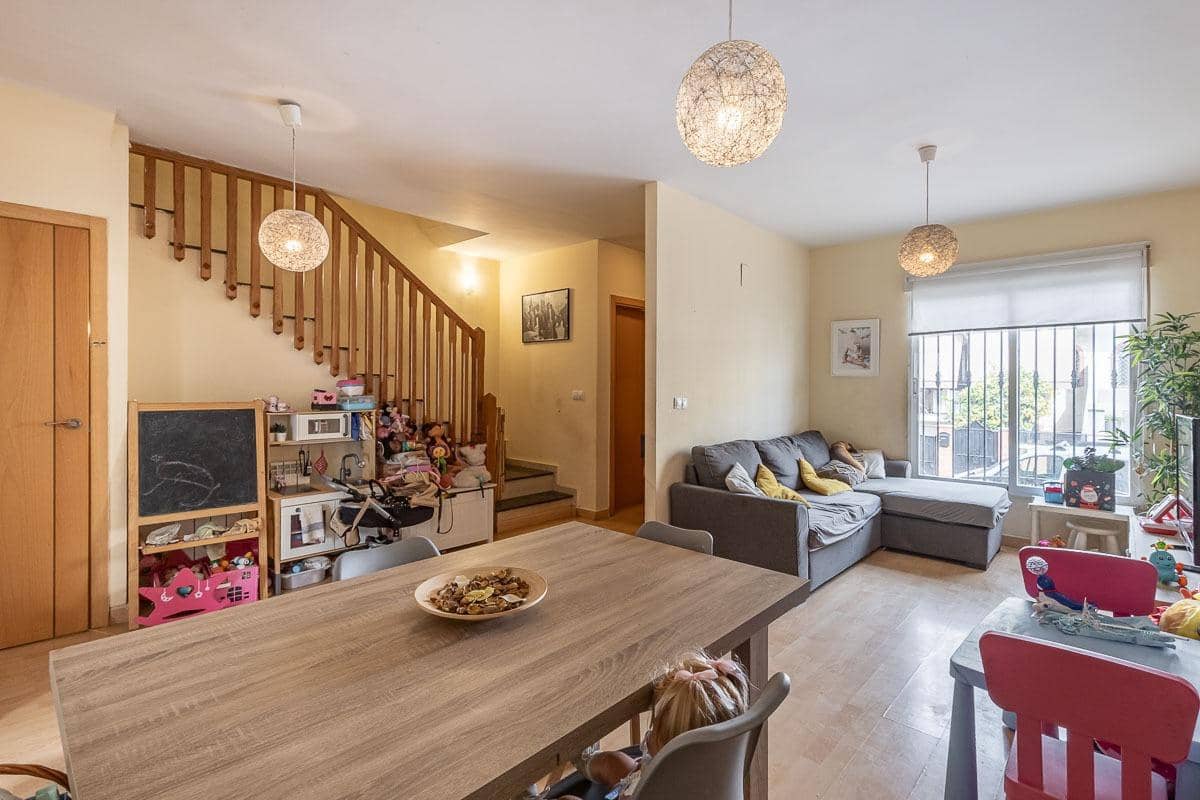 3 soveværelse Rækkehus til salg i Churriana de la Vega med garage - € 269.000 (Ref: 9519257)