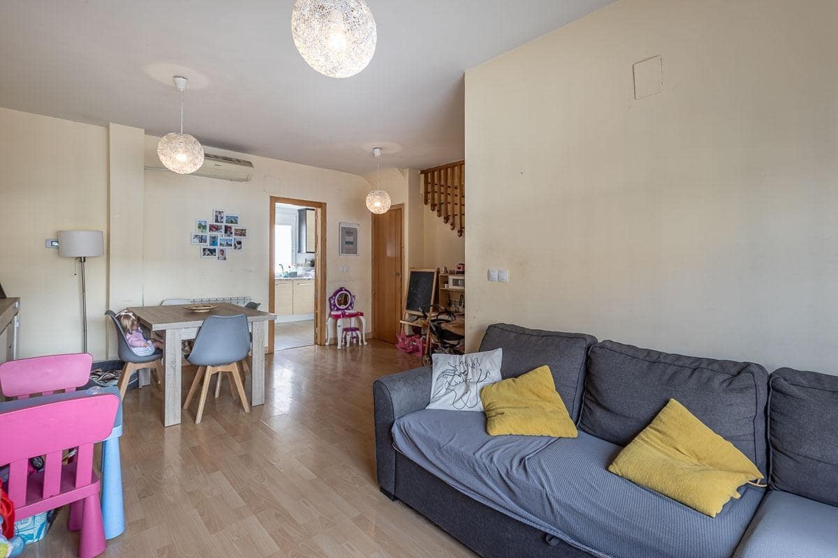 3 soveværelse Rækkehus til salg i Churriana de la Vega med garage - € 269.000 (Ref: 9519257)