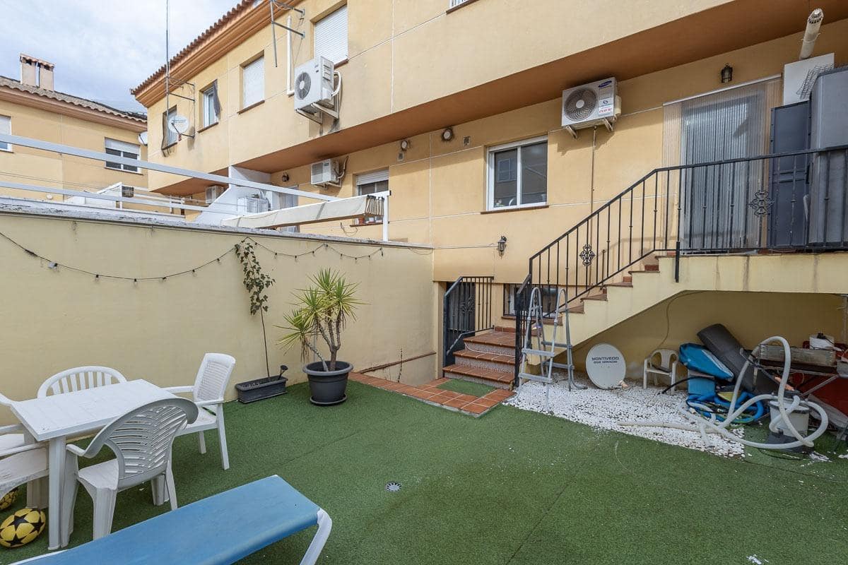 3 soveværelse Rækkehus til salg i Churriana de la Vega med garage - € 269.000 (Ref: 9519257)