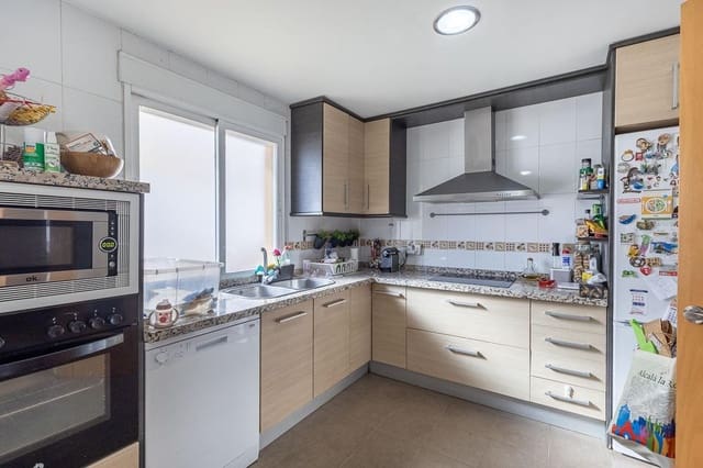 3 soveværelse Rækkehus til salg i Churriana de la Vega med garage - € 269.000 (Ref: 9519257)