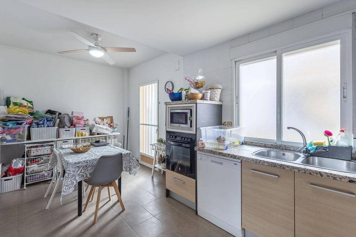 3 soveværelse Rækkehus til salg i Churriana de la Vega med garage - € 269.000 (Ref: 9519257)