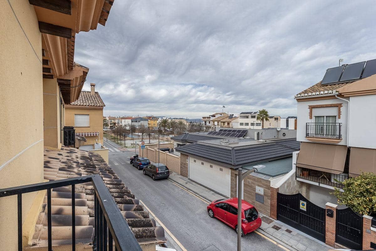 3 soveværelse Rækkehus til salg i Churriana de la Vega med garage - € 269.000 (Ref: 9519257)