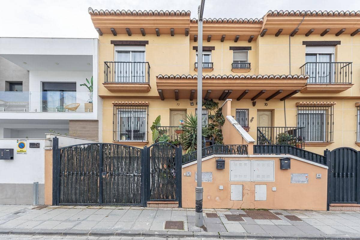 3 soveværelse Rækkehus til salg i Churriana de la Vega med garage - € 269.000 (Ref: 9519257)