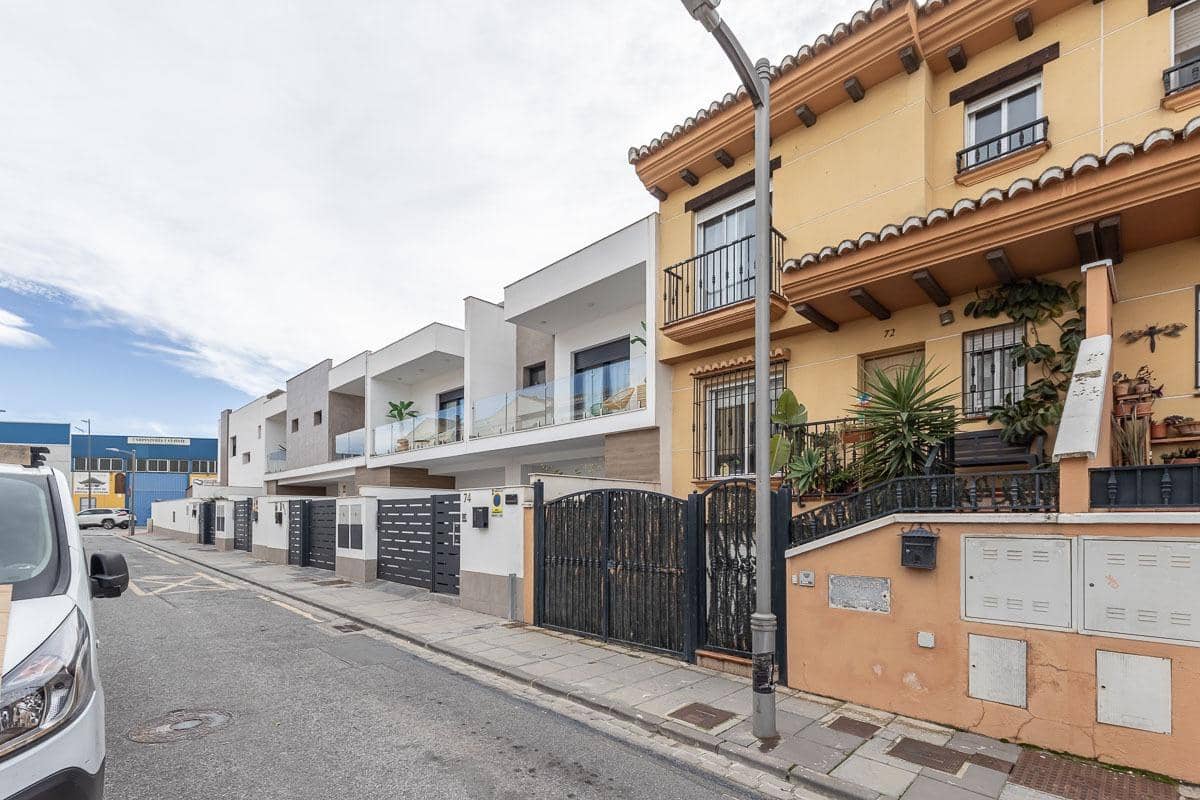 3 soveværelse Rækkehus til salg i Churriana de la Vega med garage - € 269.000 (Ref: 9519257)