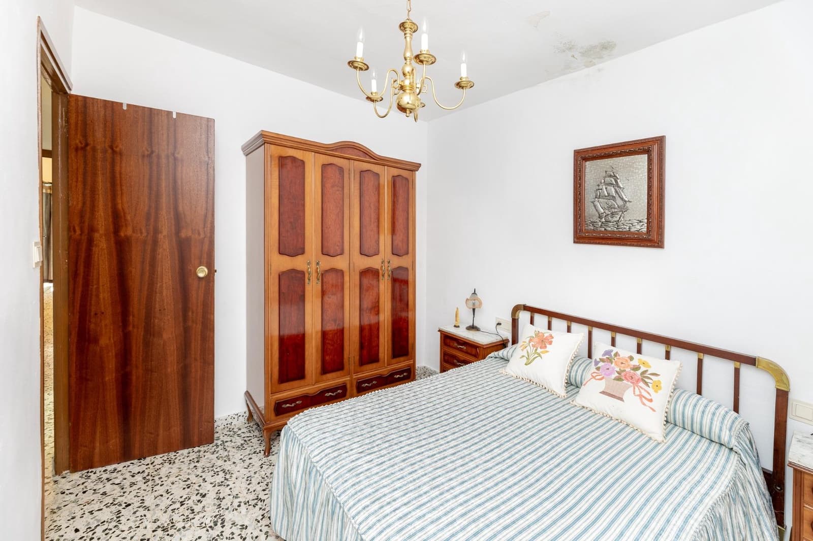 3 slaapkamer Finca/Landhuis te koop in Otura met zwembad garage - € 280.000 (Ref: 9519258)